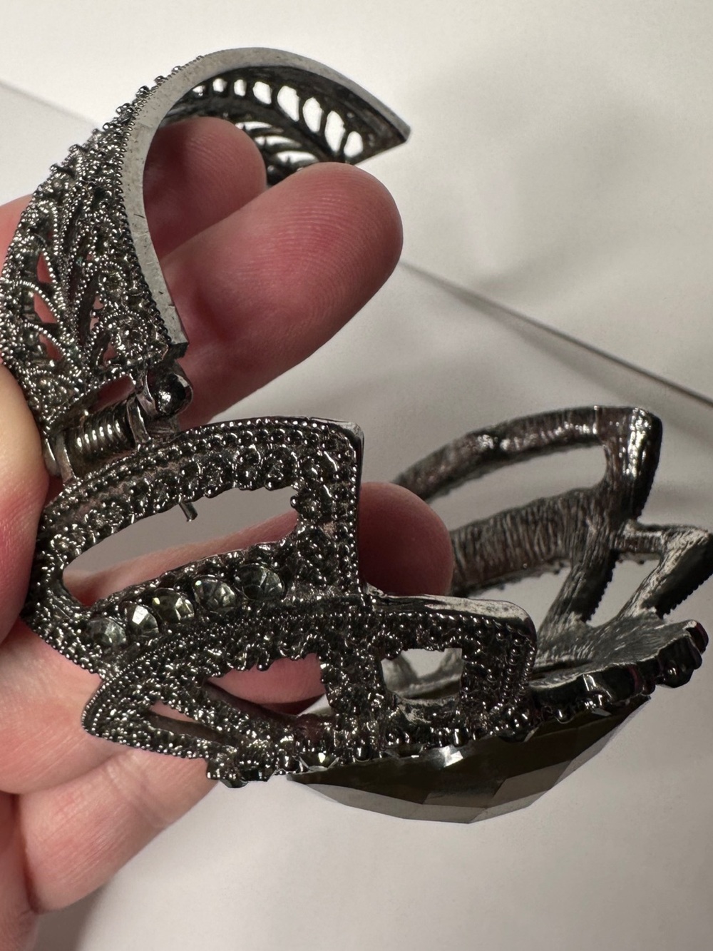 Statement Gem and Acrylic Crystal Hinged Cuff Bracelet - Picture 4 of 6